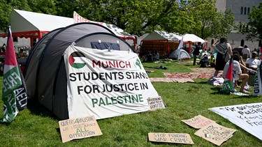 Pro-Palästina-Protestcamp vor der LMU | Bild: picture alliance / SZ Photo | Stephan Rumpf