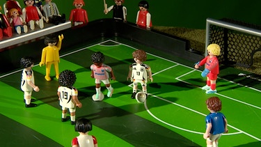 Fußballspieler als Playmobilfiguren | Bild: BR