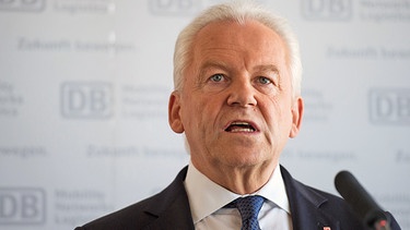 Bahnchef Rüdiger Grube am 06.05.2015 bei einer Pressekonferenz in Berlin | Bild: dpa-Bildfunk