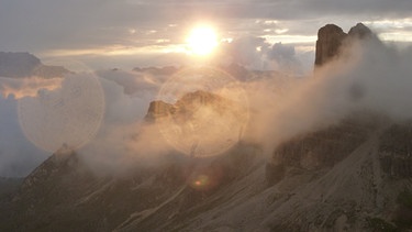 Gipfelschutzhaus mit 360-Grad-Panorama | Bild: BR; Andrea Zinnecker