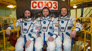 Serena Auñón-Chancellor, Sergei Prokopyev und Alexander Gerst (Soyuz MS-09 crew) | Bild: NASA–V. Zelentsov