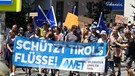 Demonstration in Innsbruck gegen Umweltzerstörung. | Bild: BR/Dr. Georg Bayerle