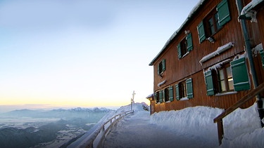 Die Ostlerhütte auf dem Gipfel des Breitenbergs, hoch über Pfronten, liegt auf über 1.800 Meter. | Bild: BR