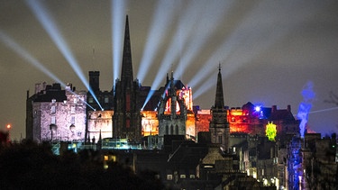 Edinburgh Castle bei Nacht | Bild: Picture alliance/dpa