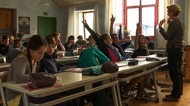 Während des Unterrichts | Bild: BR / Tittel & Knilli Filmproduktion