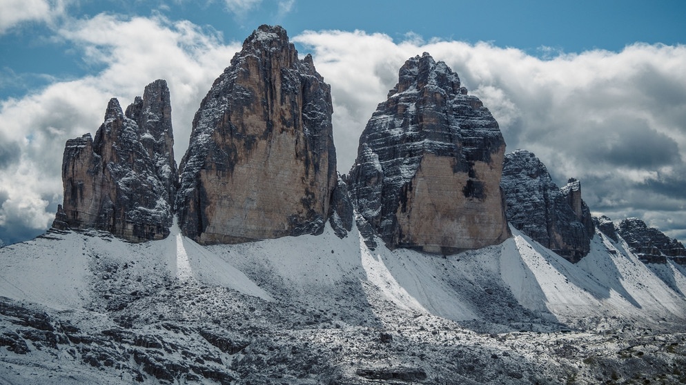 Blick auf die Nordwände der Drei Zinnen (Tre Cime di Lavaredo) | Bild: BR/Philipp Winnige