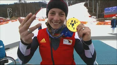Anna Schaffelhuber mit Goldmedaille | Bild: Bayerischer Rundfunk