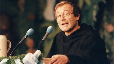 Erich Hallhuber jun. als Bruder Barnabas während der Fastenpredigt 1998. | Bild: BR/Foto Sessner