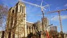 Die Kirche Notre-Dame in Paris mit Kränen | Bild: BR