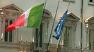 Die italienische und europäische Flagge | Bild: BR