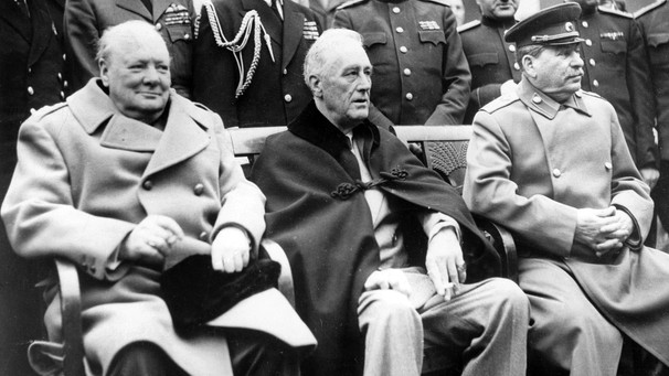 Konferenz von Jalta - Winston Churchill (GB), US-Präsident Franklin D. Roosevelt (US), Josef Stalin (SU), 1945 | Bild: picture-alliance/dpa