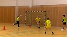 Jungs und Mädchen trainieren für die Handball-Mini-EM | Bild: BR