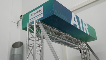 Das neuartige Röntgensystem "AIR" vom Fraunhofer Institut und der Hochschule München. | Bild: BR