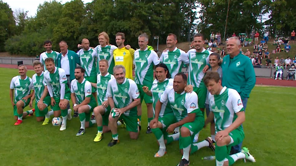 Frank Baumann mit Werder-All-Stars in Würzburg | Bild: BR