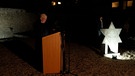 Josef Schuster, Präsident des Zentralrats der Juden in Deutschland, spricht während einer Gedenkveranstaltung. | Bild: BR
