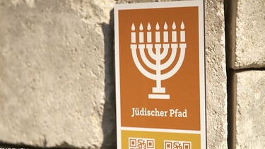 Schild des jüdischen Pfades. | Bild: BR