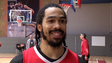 Otis Livingston, der aktuell überragende Spielmacher bei den Würzburg Baskets. | Bild: BR