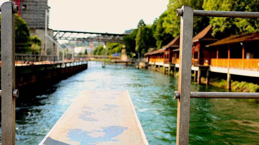 Schwimmspass mitten in Zürich | Bild: André Goerschel