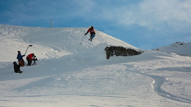 Skifahren auf einsamen Pisten | Bild: André Goerschel