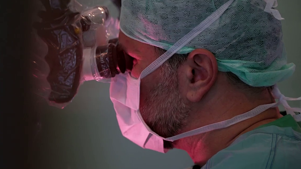 Neurochirurgie: OPs an Gehirn u. Wirbelsäule  | Bild: BR, Florian Heinhold