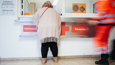 Rezeption der Ambulanten Notaufnahme im Krankenhaus. | Bild: BR/Julia Müller