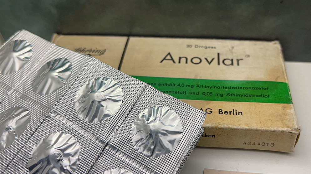 Pillenpackung "Anovlar". Vor 60 Jahren kam die erste Antibabypille in Deutschland auf dem Markt.  | Bild: picture alliance / Franz Neumayr / picturedesk.com | Franz Neumayr