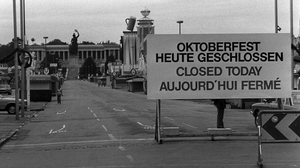 Oktoberfest während der Trauerfeierlichkeiten 1980 für 24 Stunden unterbrochen | Bild: picture-alliance/dpa