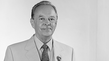 Der ehemalige "Kunst + Krempel"-Experte für Schmuck und Silber: Dr. Carl Ludwig Fuchs (gestorben August 2019) | Bild: BR