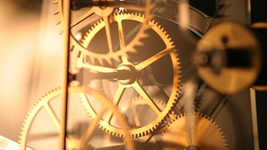 Goldenes Uhrwerk | Bild: picture-alliance/dpa