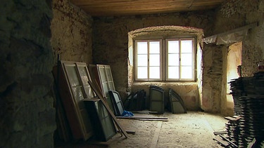 Im Schloss: ein Raum im Rohbau | Bild: BR