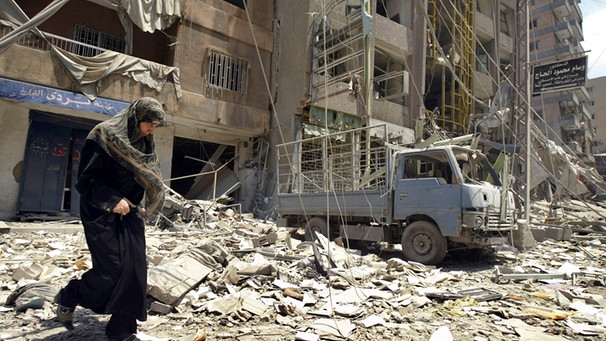 Juli 2006: Das von der israelischen Luftwaffe bombardierte Beirut | Bild: picture-alliance/dpa