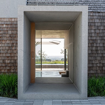 Granit-Kubus als Hauszugang | Bild: Edward Beierle