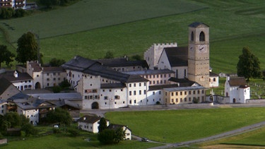 Unter unserem Himmel - Im Val Müstair: DasFrauenkloster St. Johann | Bild: BR