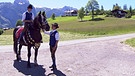 Unter unserem Himmel, Noriker - eine alte Pferderasse: Auf dem Hof des Fiakers Werner Lanner treffen sich die Abtenauer Schnalzer zur Probe. | Bild: BR