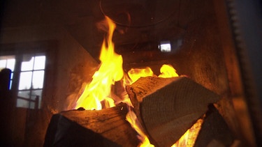 Ein gemauerter Ofen verströmt eine besonders angenehme Wärme | Bild: BR/Volker Gabriel
