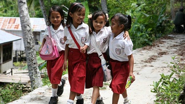 Schulkinder in Indonesien | Bild: BR