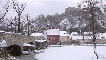 Kallmünz, Blick auf den Ort im Schnee | Bild: BR/Wir in Bayern