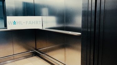 Wahlfahrt leerer Aufzug | Bild: Miro Weber / BR