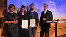 Matthias Leitner und Eva Deinert nehmen den Herwig-Weber-Preis entgegen. | Bild: Bild: J. Schwepfinger