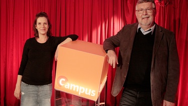 Diesmal zu Gast bei Campus Talks: Prof. Dr. Sophie Erhardt und Prof. Dr. Hans Schöler. | Bild: BR/Henrik Jordan