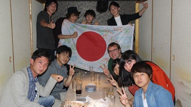  Matti mit Kollegen in einer Izakaya, einer  japanischen Gaststätte | Bild: Matti Lorenzen 