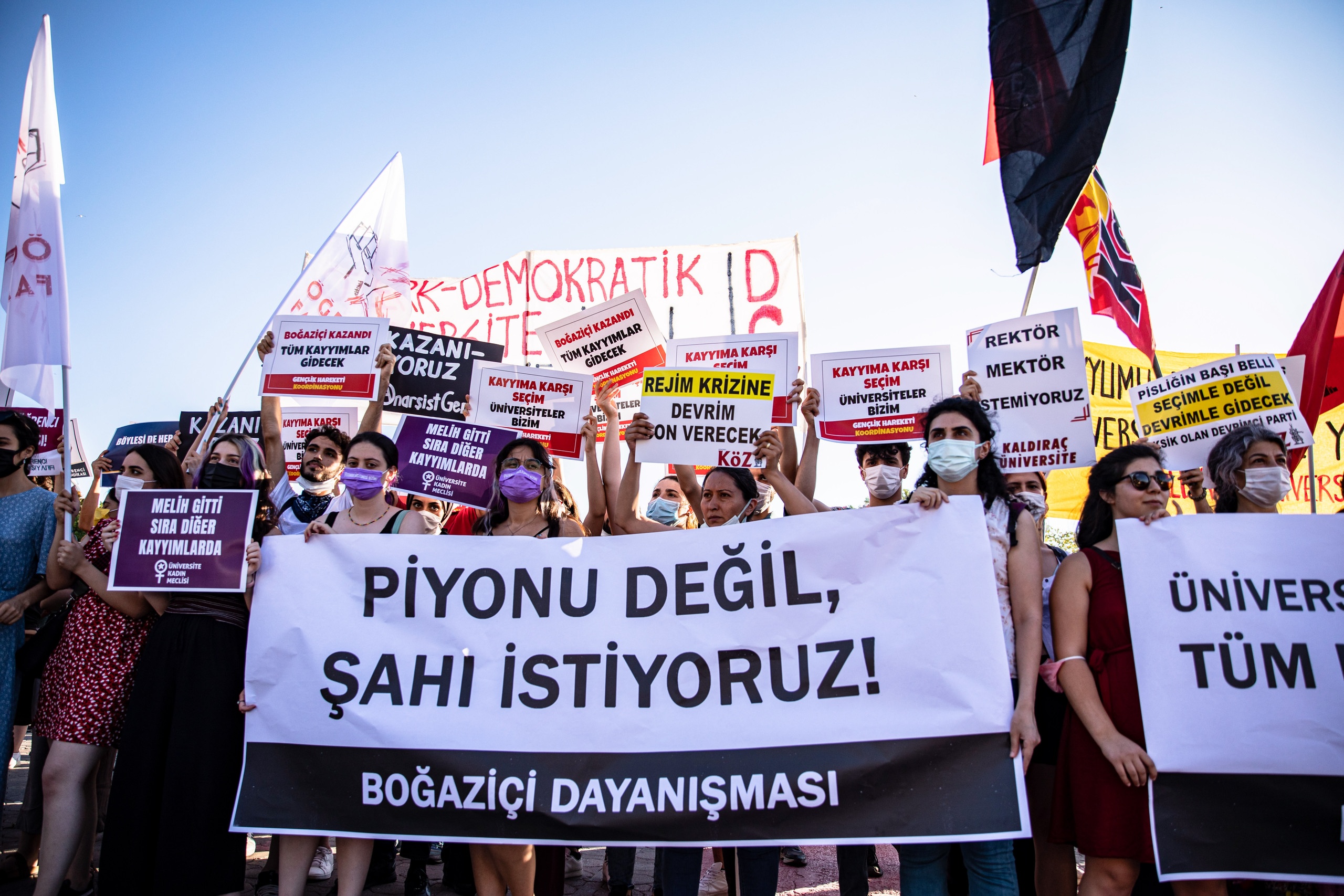 Seit Januar 2021 protestieren Studierende der Bogazici-Universität in Istanbul gegen die Einsetzung von Universitätsdirektoren per Dekret durch den türkischen Präsidenten Erdogan.  | Bild: picture alliance / ZUMAPRESS.com | Onur Dogman