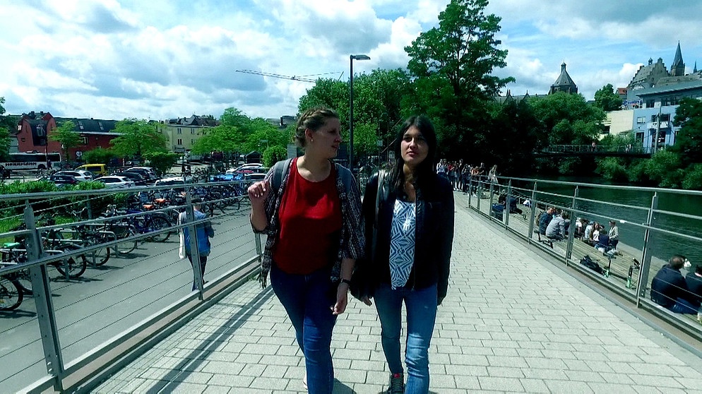 Studentinnen in Marburg | Bild: BR