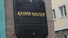 Kaspar Hauser-Gedenktafel am Unschlittplatz in Nürnberg | Bild: BR-Studio Franken/Inga Pflug