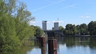 Blick zur Strullendorfer Schleuse am Main-Donau-Kanal bei sommerlichem Himmel | Bild: Werner Arlt, Strullendorf, 03.09.2023