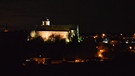 Lisberg im Herzen des Steigerwalds mit seiner festlich-illuminierten Burg zur Weihnachtszeit . | Bild: Karin Geyer, Lisberg, 19.12.2023
