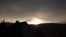 Die Sonne hat es doch noch geschafft sich trotz dichter Bewölkung in Morschreuth im Landkreis Forchheim zu zeigen. | Bild: Sebastian Fischer, Forchheim, 03.01.2024