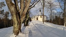 Schöne Winterstimmung in der Nachmittagssonne auf dem Pinzigberg bei Auerbach. | Bild: Sabine Friede, Krottensee, 17.01.2024