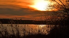 Ein stimmungsvoller Sonnenuntergang war am Rothsee zu sehen. | Bild: Wilfried Wagner, Erlangen, 05.02.2024