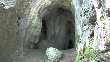 Eingang der "Zwergenhöhle" unterhalb der Burgruine Hollenberg | Bild: Günther Bode 